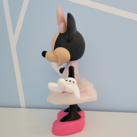 Disney Rainbow Dazzle Minnie Mouse Interactive Light Up Singing Doll - Picture 5 of 12